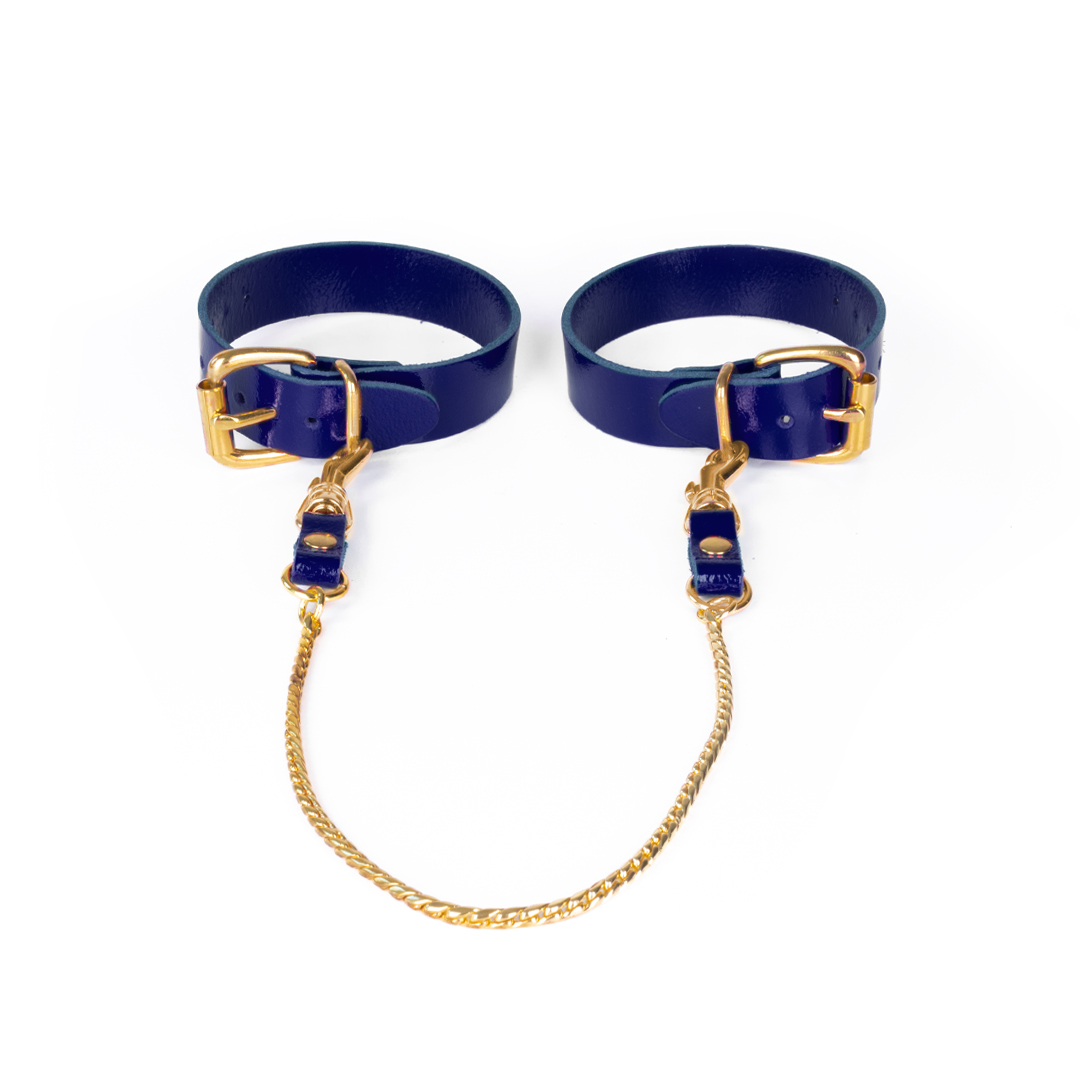 Leather feetcuffs with chain  indigo/gold