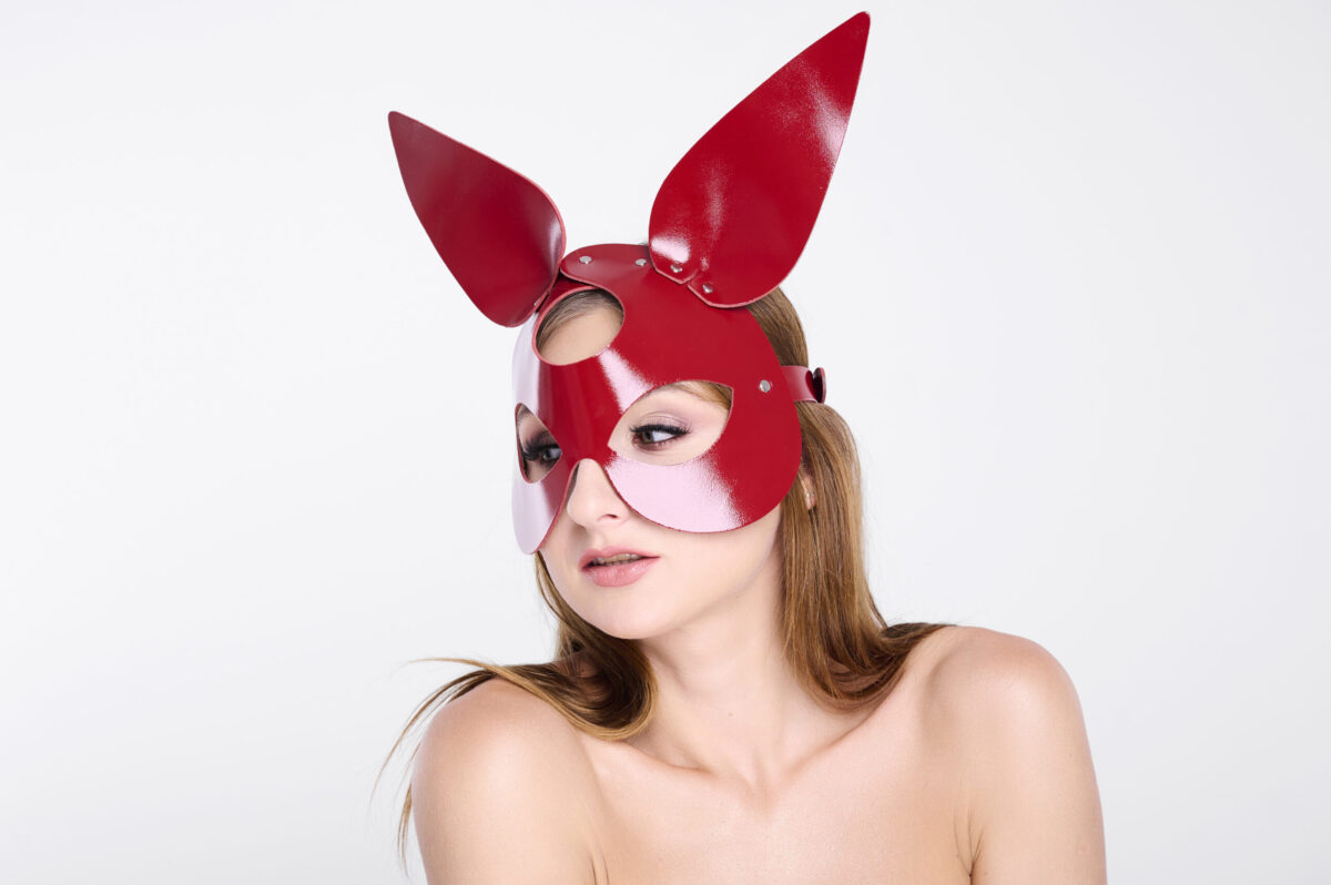Leather rabbit mask cherry/silver