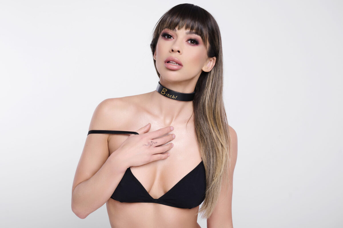Leder-Choker „Bitch“ schwarz/gold