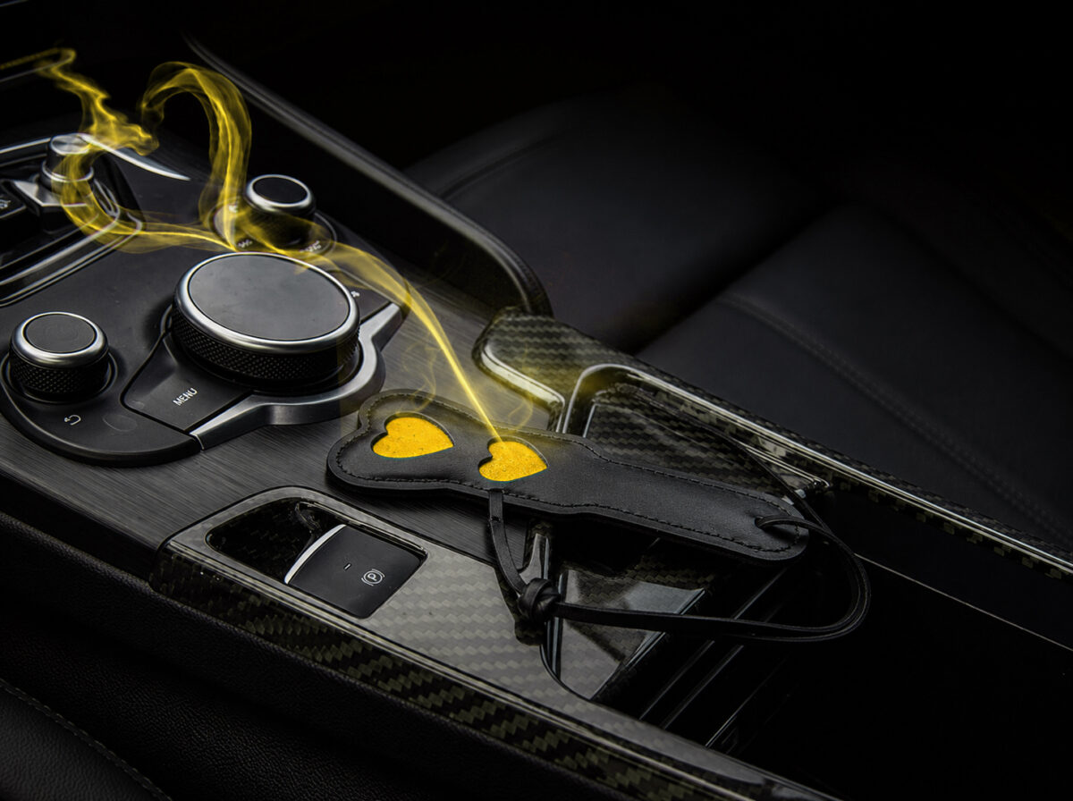 Scented Paddle “LEMON – LEMON SLAP” – Car Fragrance & Leather Paddle
