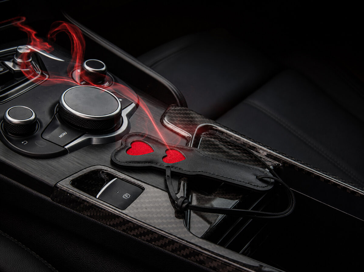 Scented Paddle “RASPBERRY – FORBIDDEN BERRY” – Car Fragrance & Leather Paddle