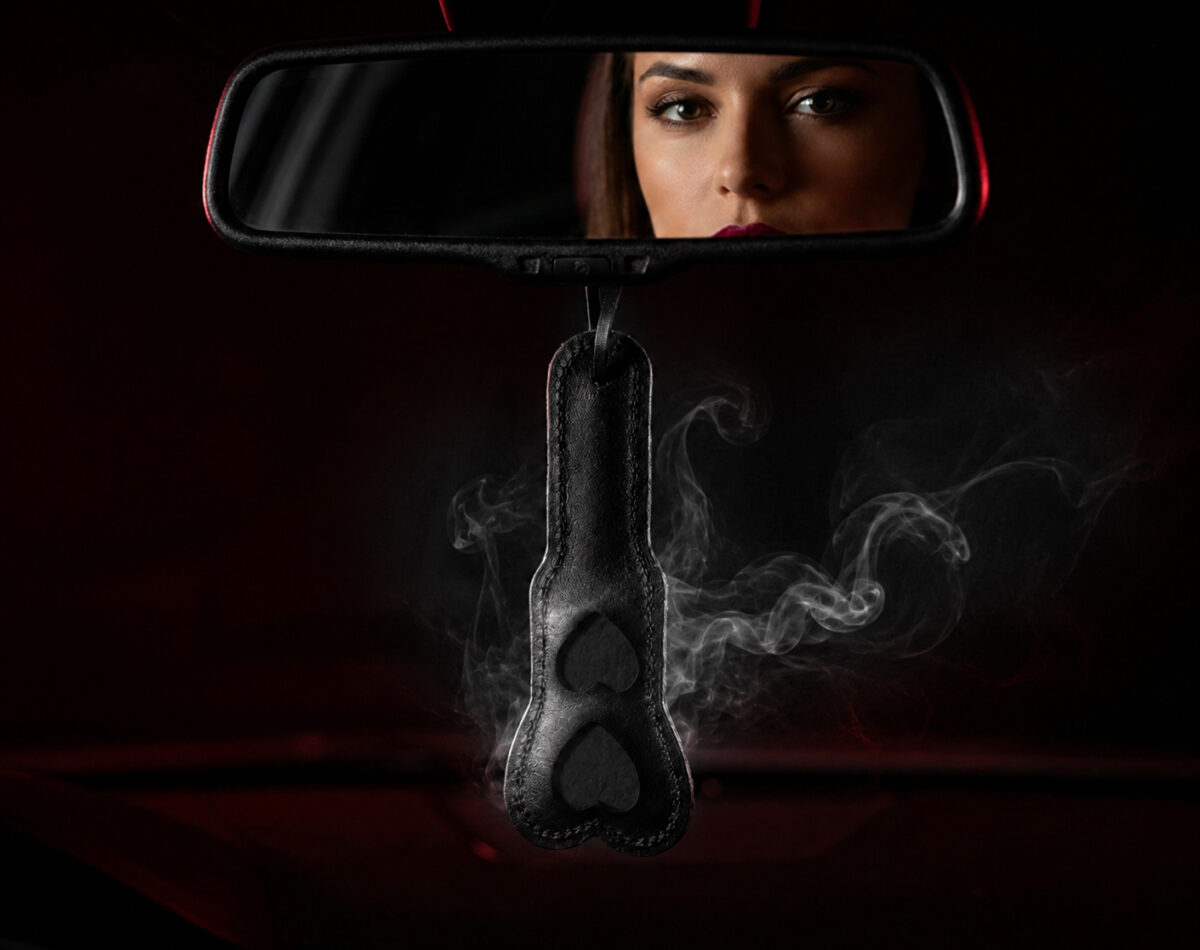 Scented Paddle “MINT – MINTED DOMINATION” – Car Fragrance & Leather Paddle