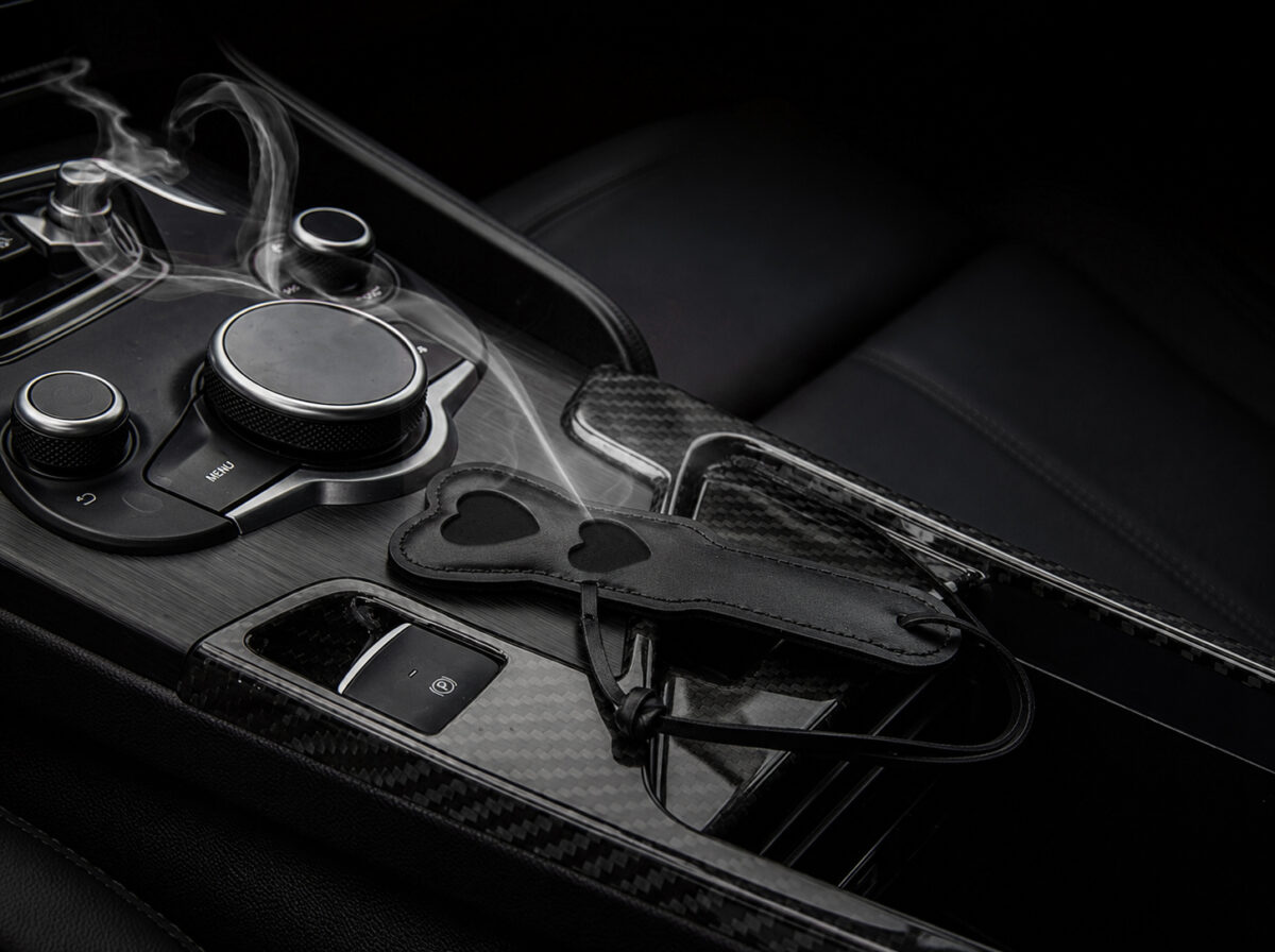 Scented Paddle “MINT – MINTED DOMINATION” – Car Fragrance & Leather Paddle