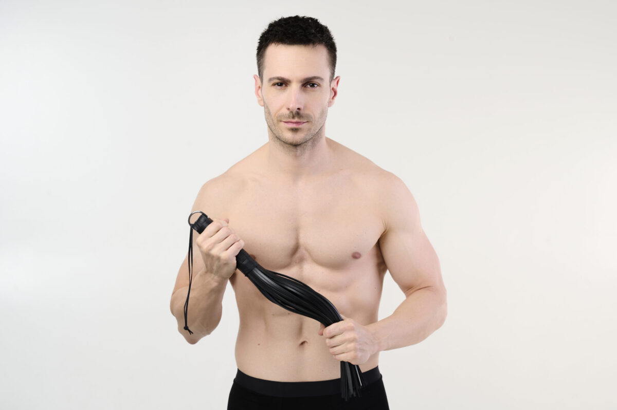Schwarzer Leder Flogger mit 72 Riemen