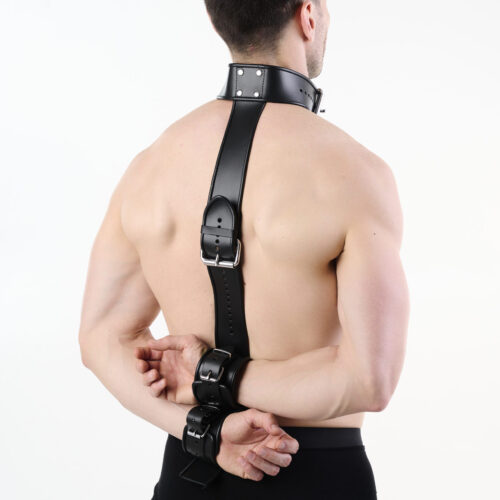 SG29detal_11518 Leather Set with Collar, Connecting Strap and Integrated Wrist Restraints